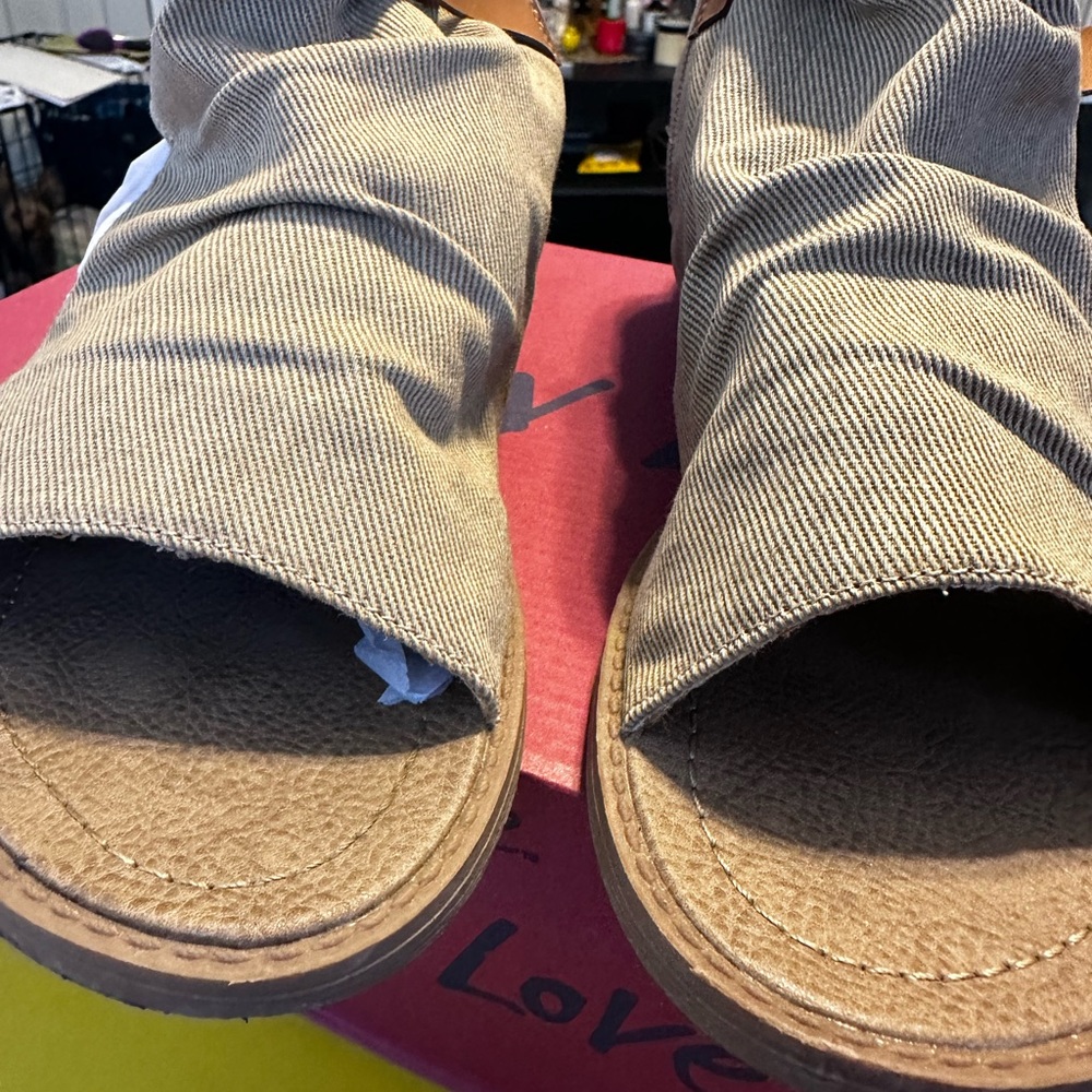 Puppy Love Sandals